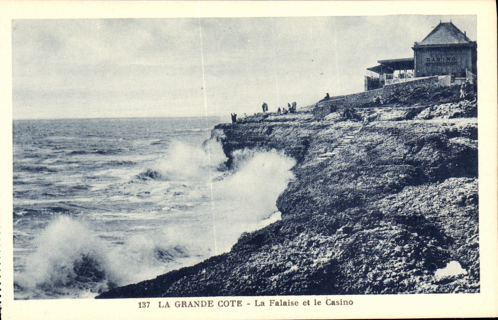 CPA Royan La Grande Cote La Falaise et le Casino