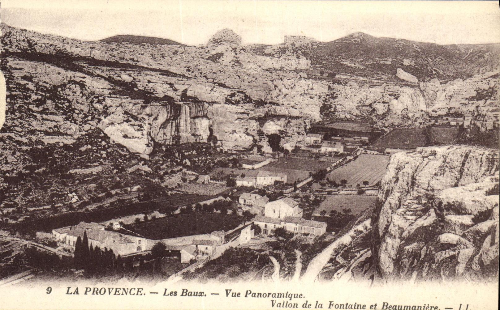 CPA La Provence Les Baux Vue Panoramique