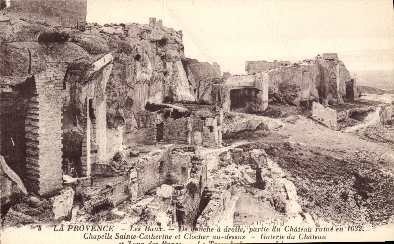 CPA La Provence Les Baux Le chateau 