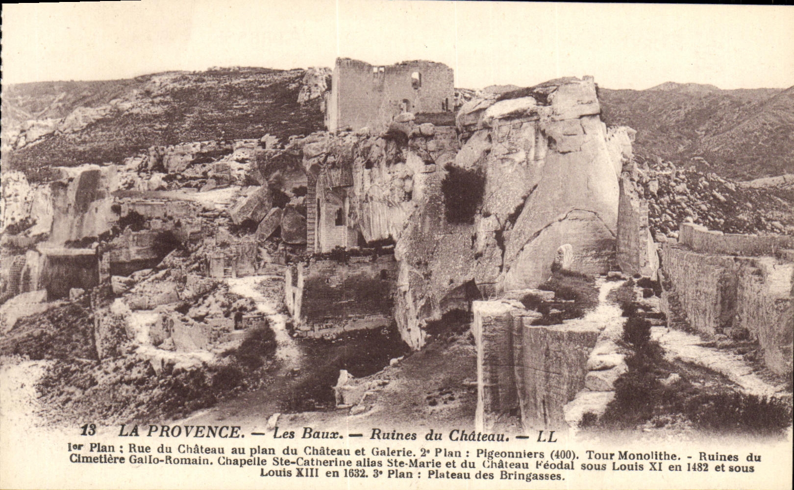 CPA La Provence Les Baux Ruines du chateau