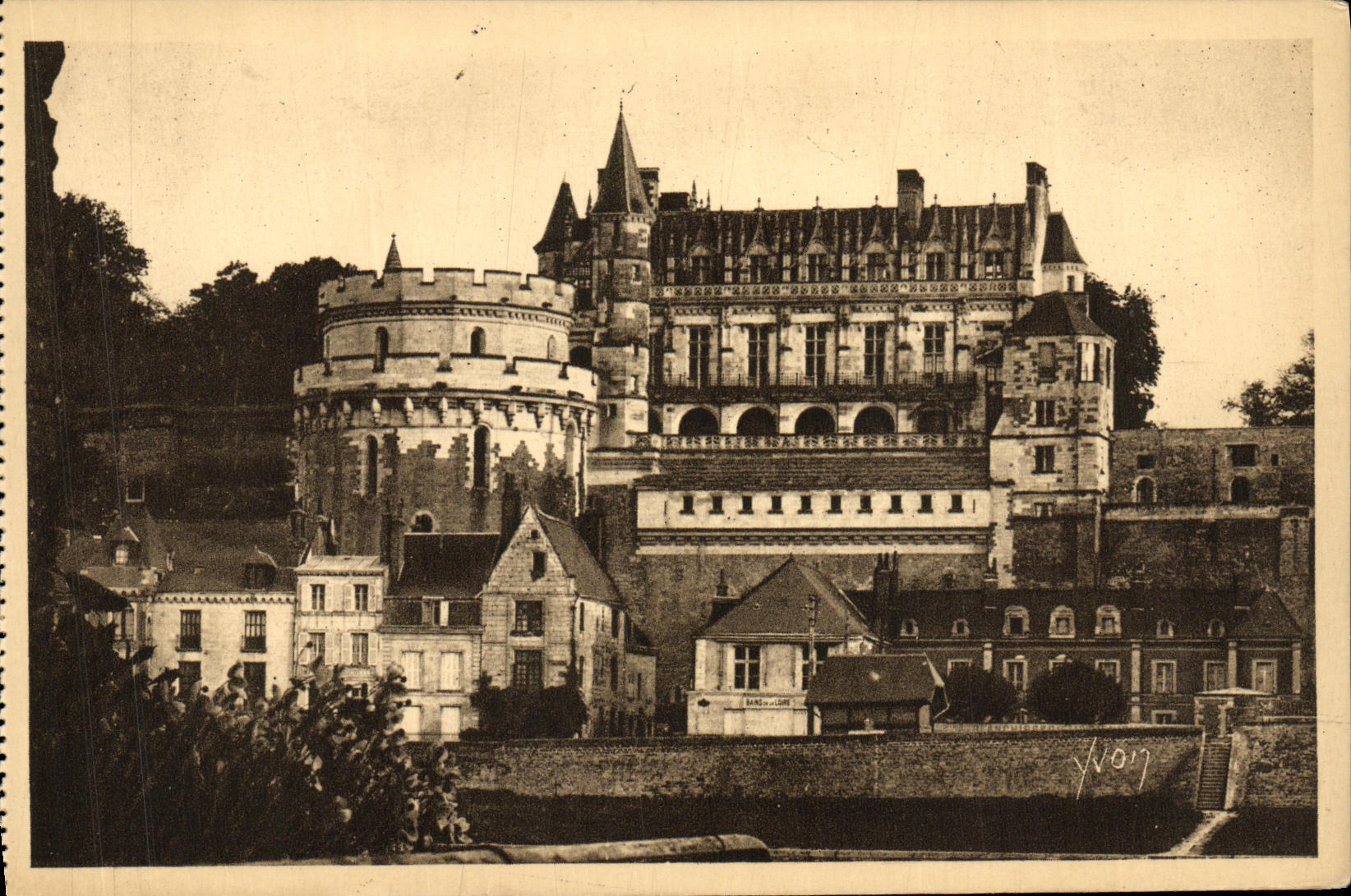 CPA Amboise Chateau Vue Generale