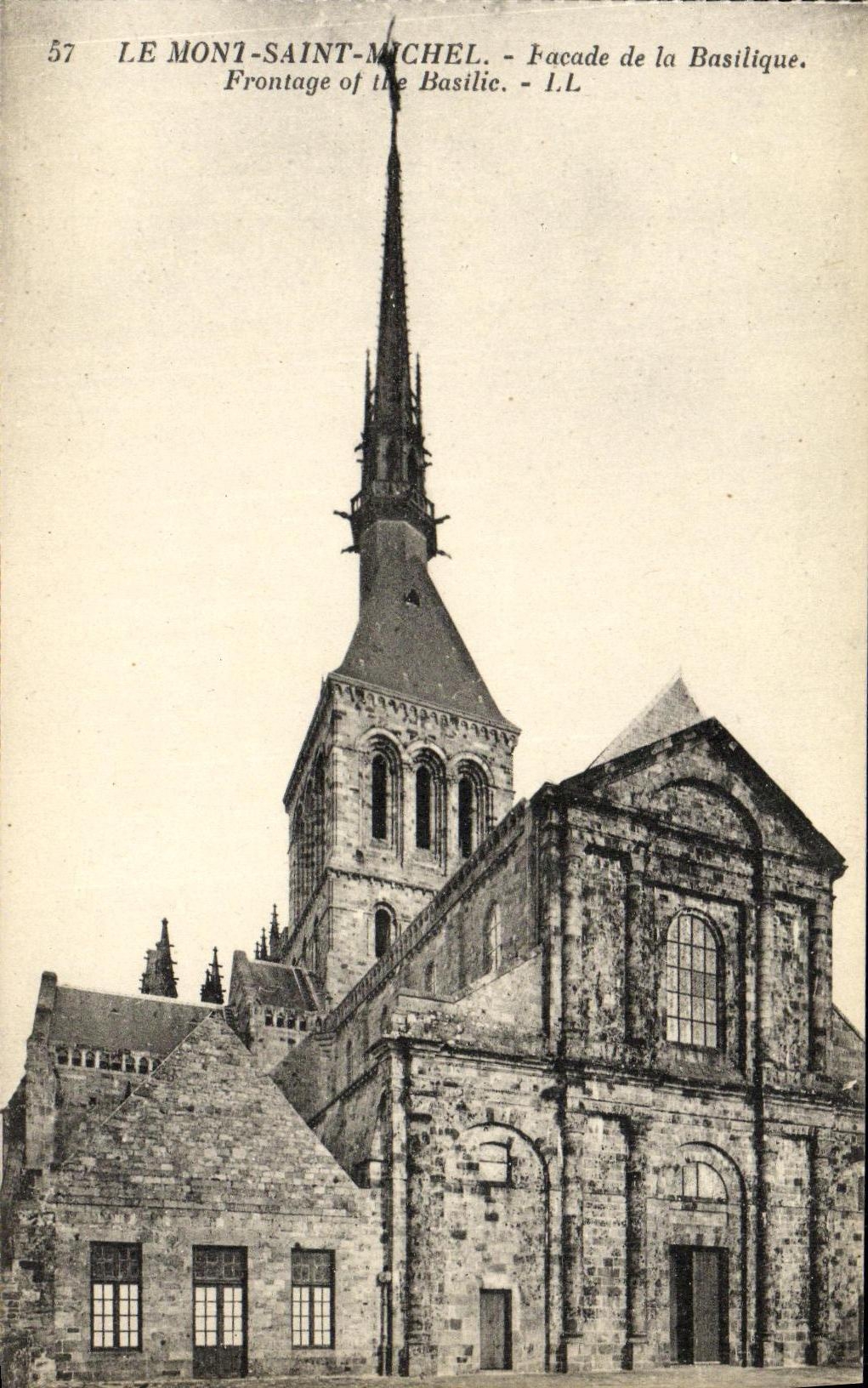 CPA Le Mont Saint Michel Facade de la Basilique
