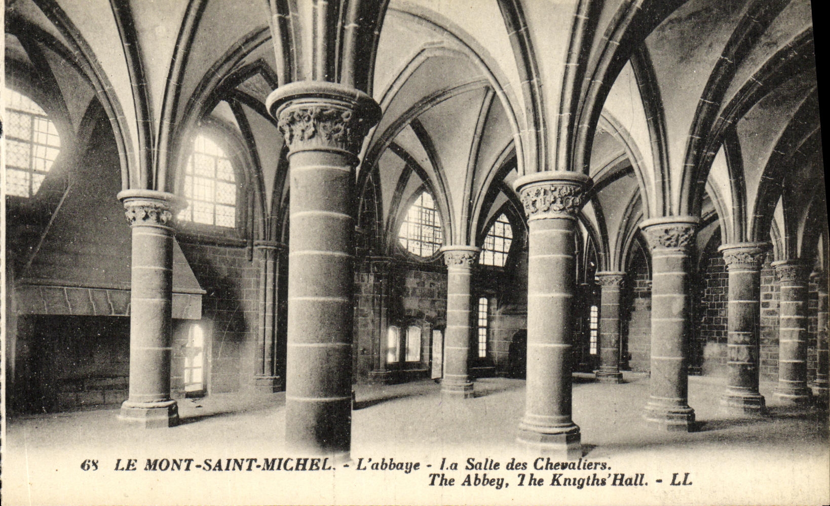 CPA Le Mont Saint Michel L Abbaye La Salle des Chevaliers