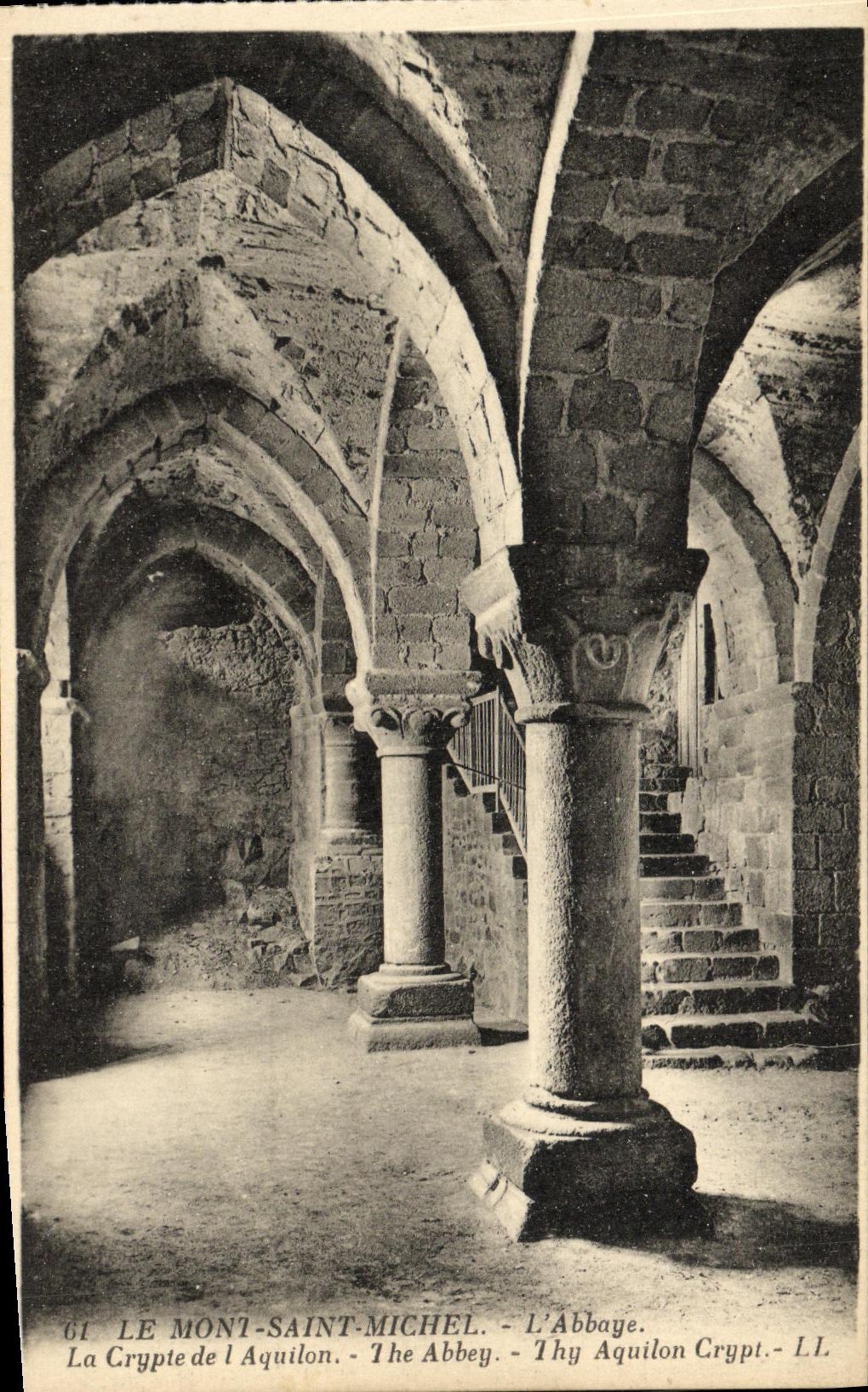 CPA Le Mont Saint Michel L Abbaye La Crypte de l Aquilon