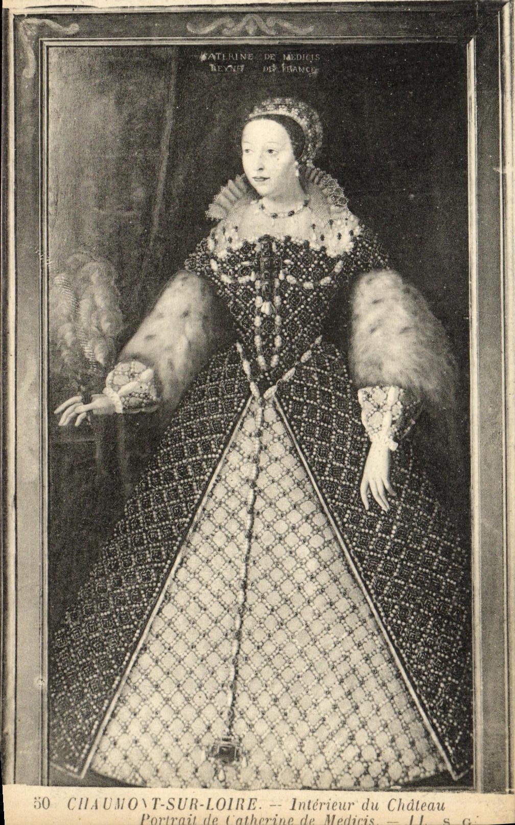 CPA Chaumont Sur Loire Interieur du Chateau Portrait de Catherine de Medicis