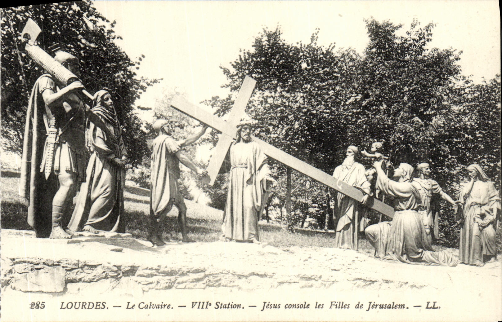 CPA Lourdes Le Calvaire Jesus console les filles de Jerusalem 8eme station