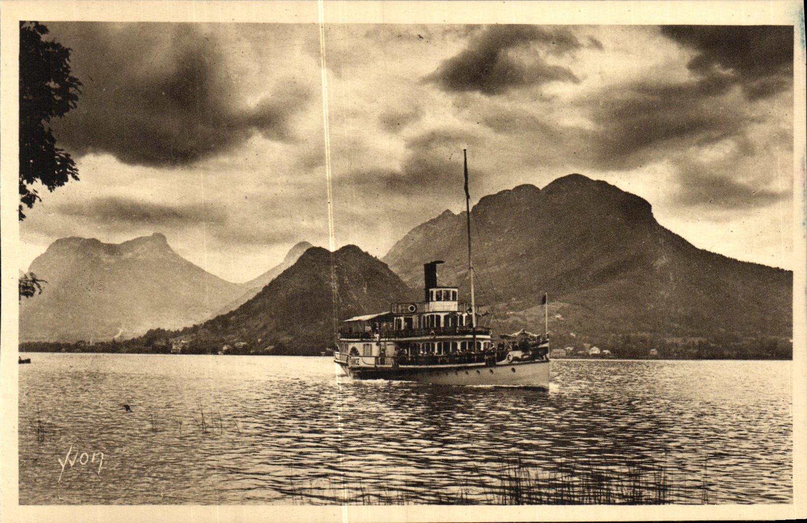 CPA Annecy et son Lac Retour de Promenade Bateau