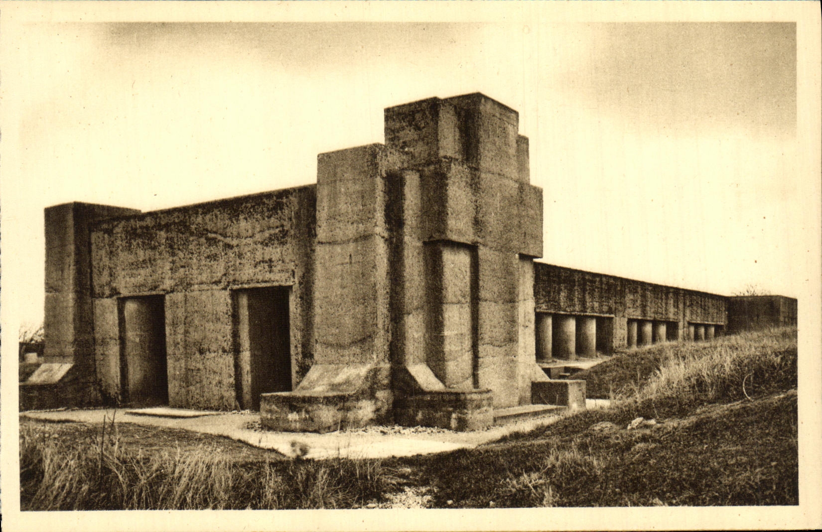 VINTAGE POSTCARD Sliced Bayonets Militaria Douaumont