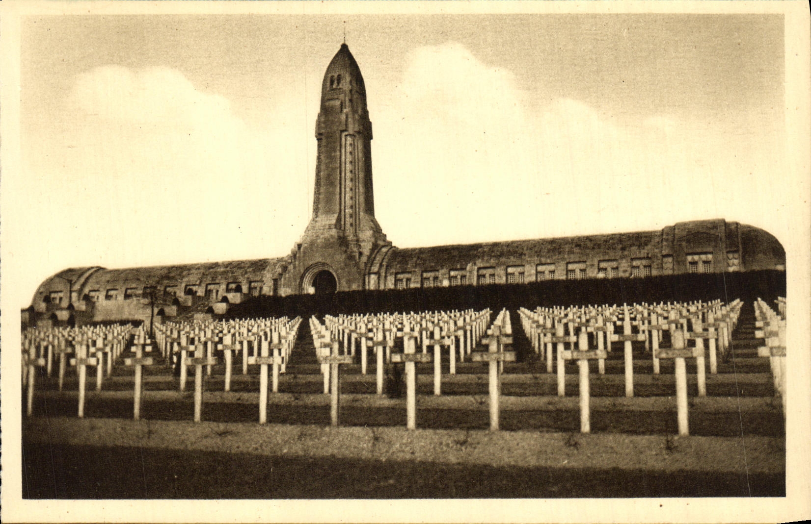VINTAGE POSTCARD Cemetery main road De Douaumont Militaria