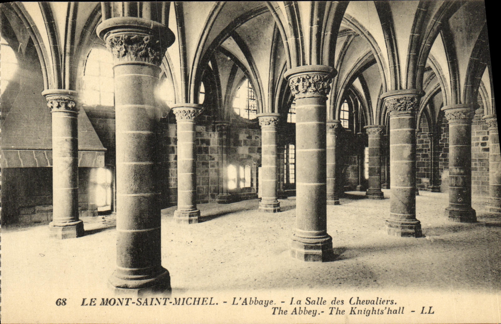 CPA Le Mont Saint Michel L Abbaye La Salle des Chevaliers