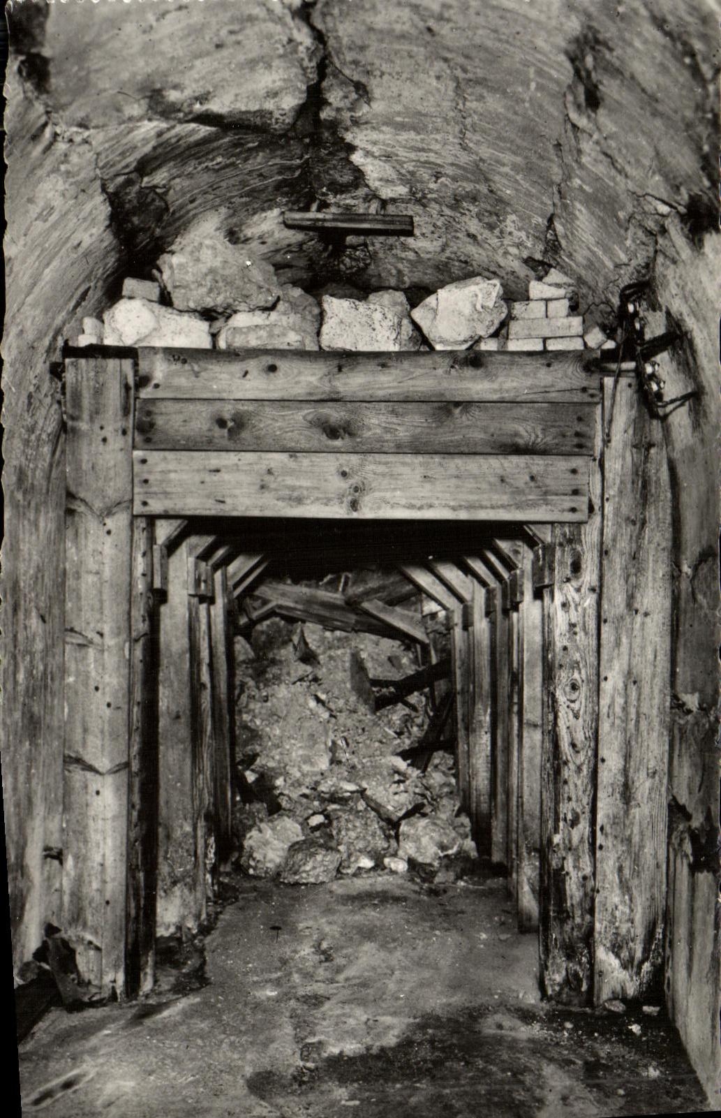 La POSTAL de la VENDIMIA fort de Vaux el soplado en llevar de la envoltura tiene L Observatoire Militaria norteno