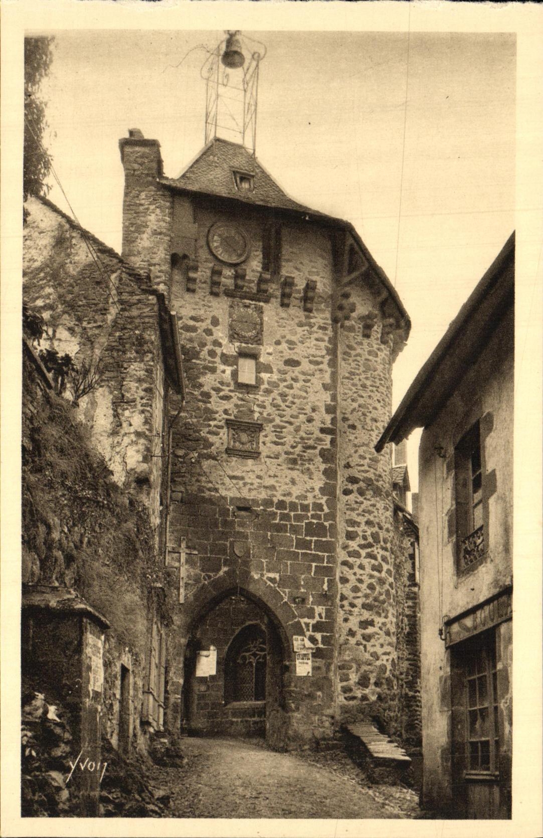 CPA La Tolede Auvergnate Salers Le Beffroi