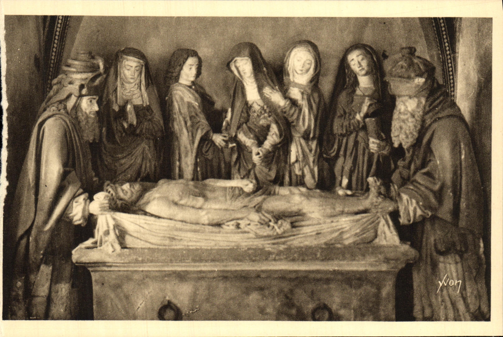 CPA La Tolede Auvergnate Salers Interieur de L Eglise Mise au Tombeau