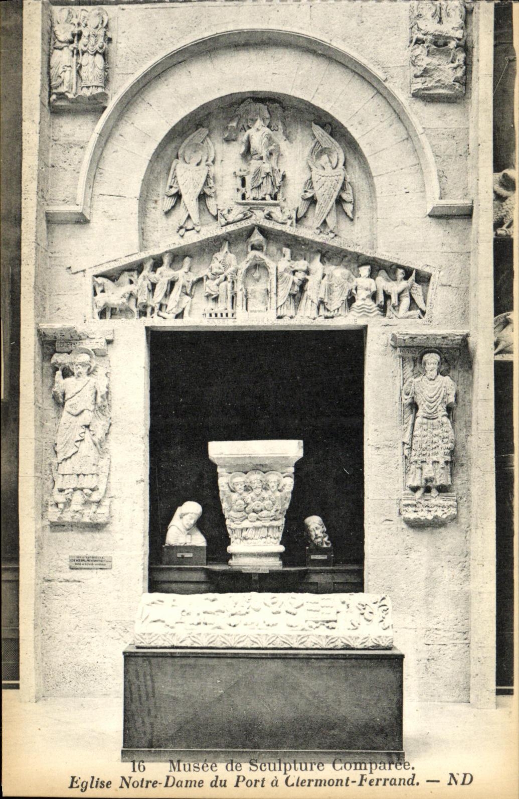 La POSTAL Musee de la VENDIMIA de la escultura Comparee Eglise Notre Dame del puerto tiene Clermont Ferrand