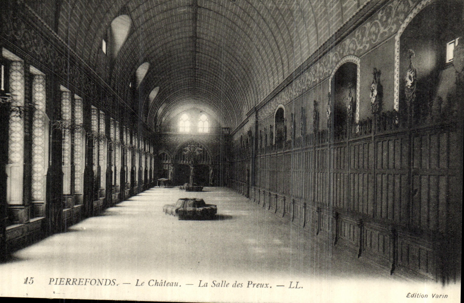 CPA Pierrefonds Le Chateau La Salle des Preux