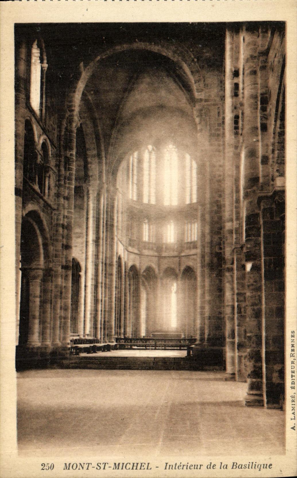 CPA Mont St Michel Interieur de la Basilique