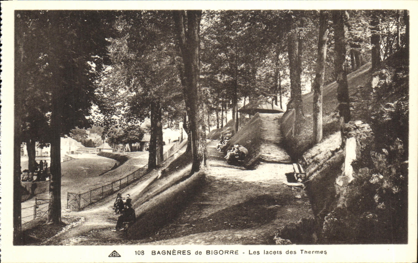 VINTAGE POSTCARD Bagneres de Bigorre laces of the Thermal baths
