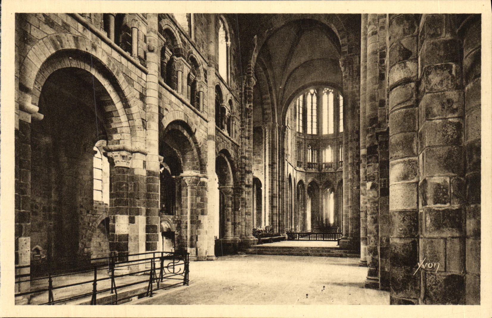 CPA Le Mont St Michel Abbaye Interieur de L Eglise Romane