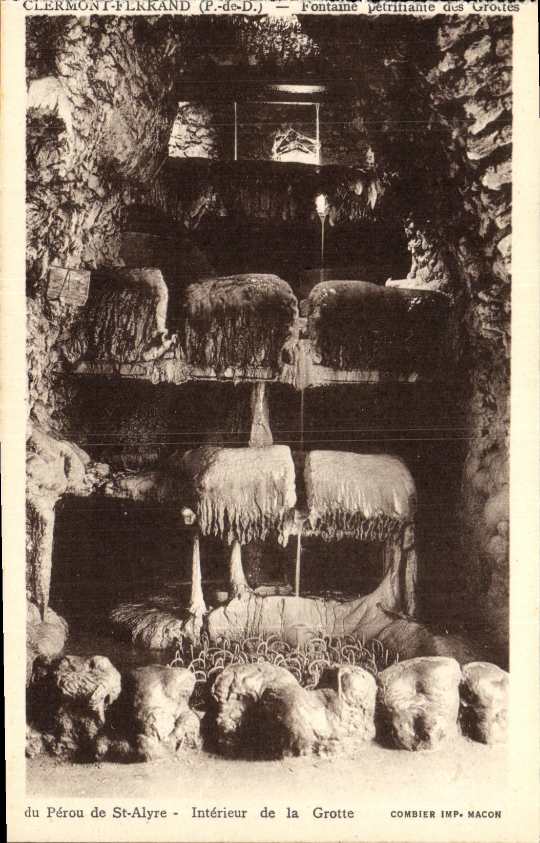 Fuente Petrifying de Clermont Ferrand de la POSTAL de la VENDIMIA de las cuevas de Perú de St Alyre interior de la cueva