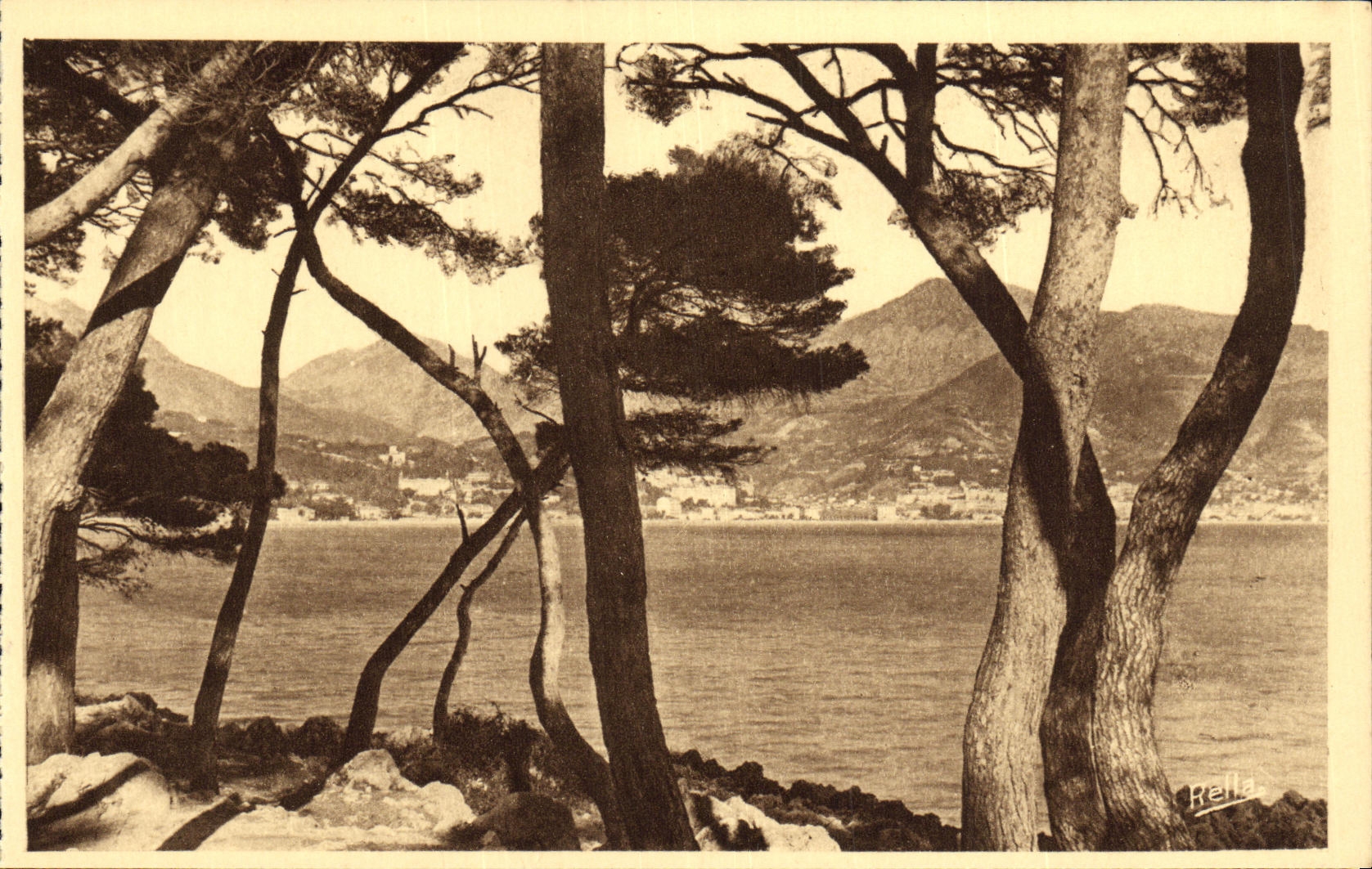 CPA Le Cap Martin Apercu de Menton entre les Pins