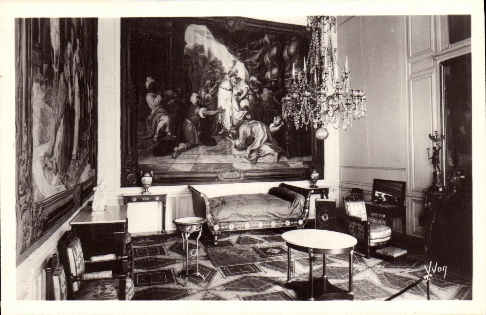 CPA La Douce France Palais De Fontainebleau ameublement de la chambre du pape