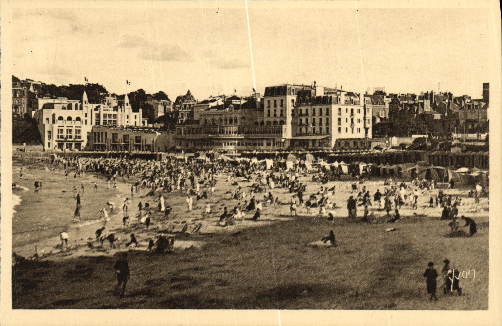 CPA Cote D Emeraude Dinard La Plage a L Heure du Bain