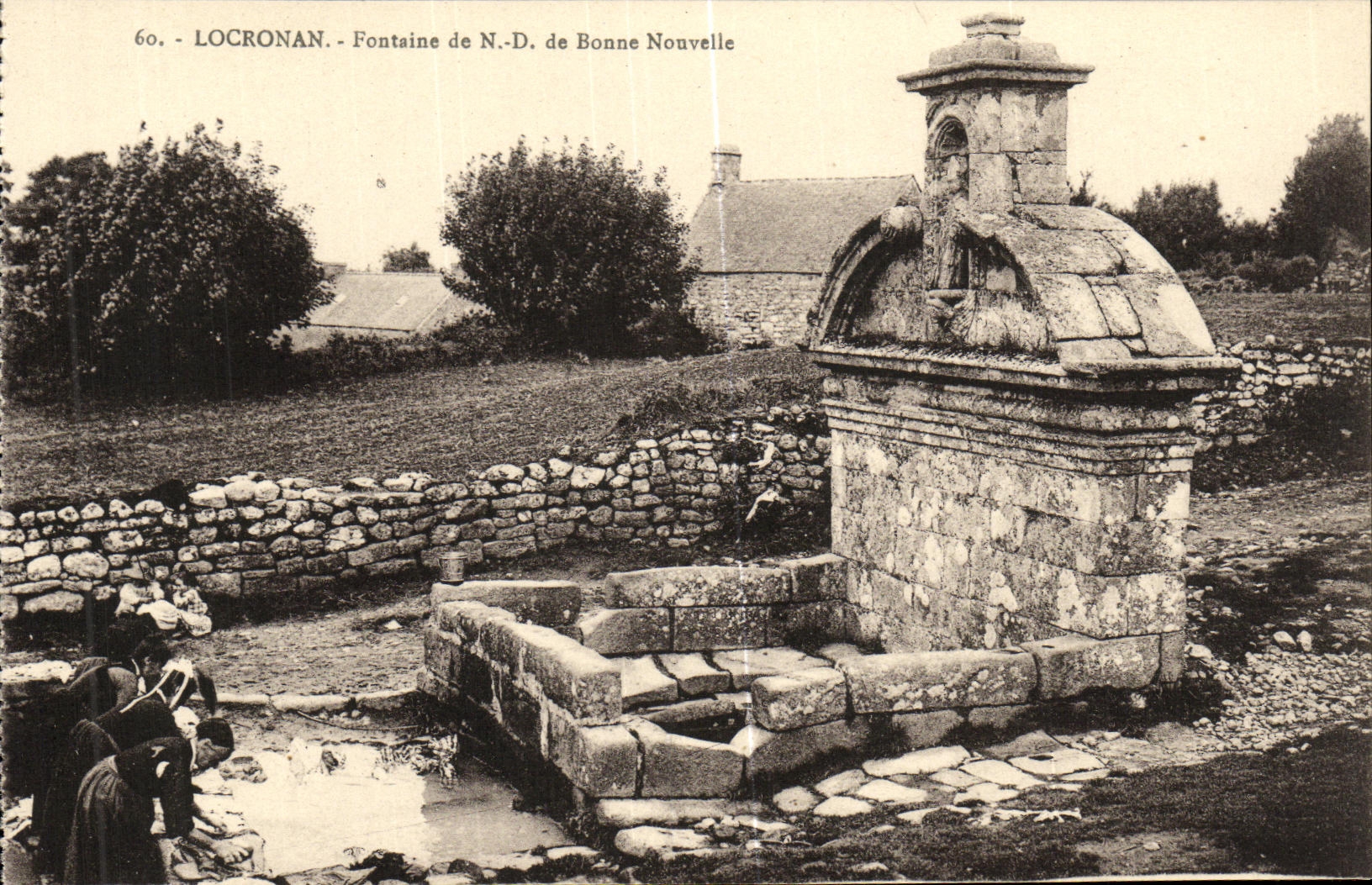 VINTAGE POSTCARD Locronan Fountain of Good news Women