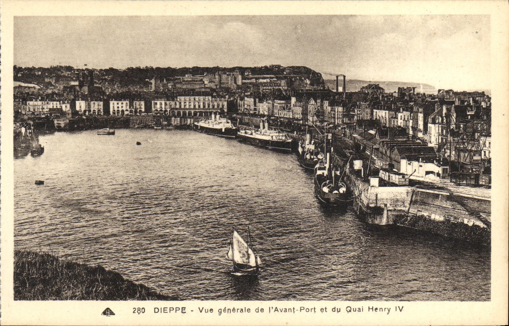 Opinion de Dieppe de la POSTAL de la VENDIMIA de L antes del puerto y de los barcos de Quay Henry IV