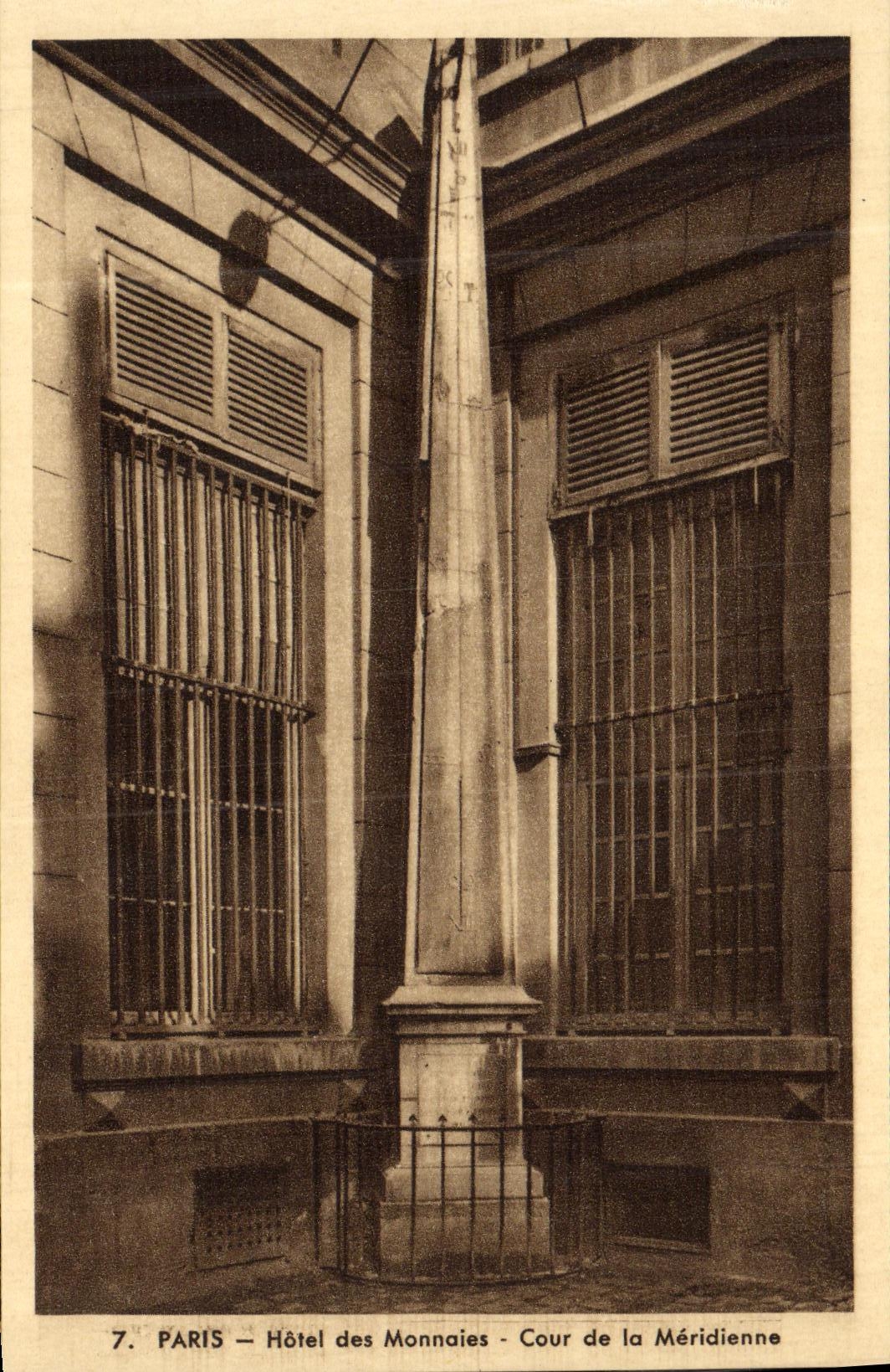 CPA Paris Hotel des Monnaies Cour de la Meridienne