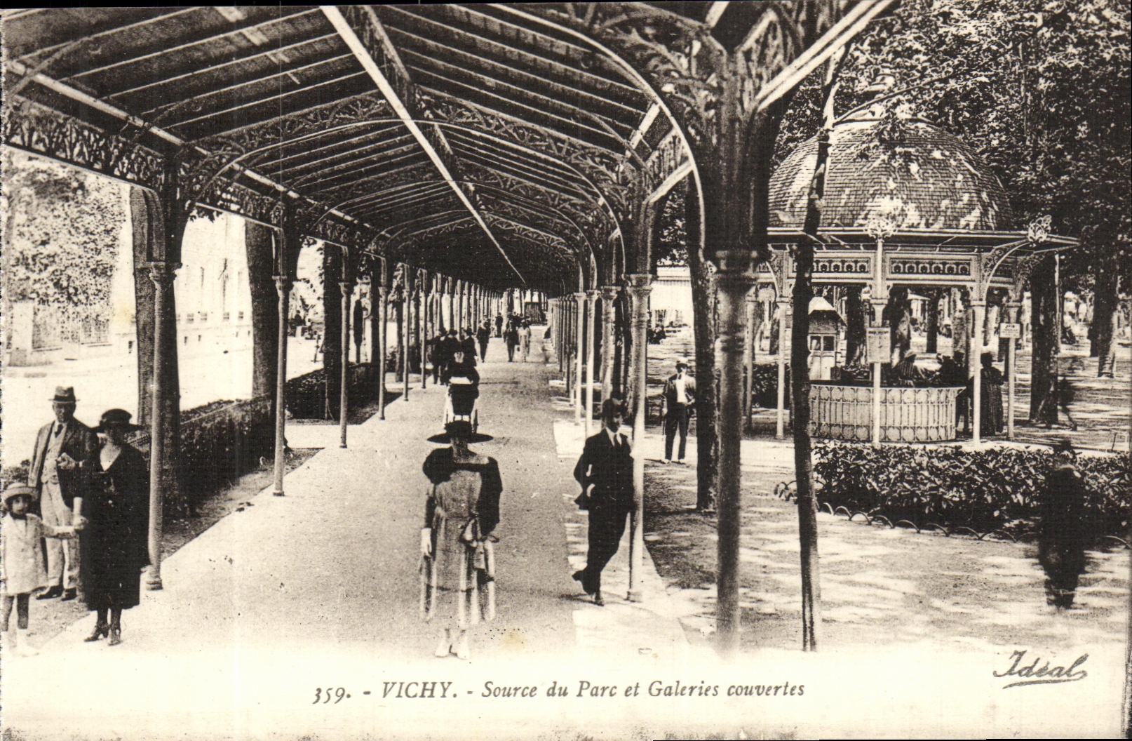 CAPE Vichy Source of the Park and covered Galleries