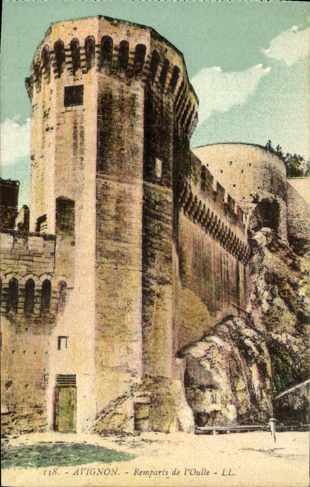Paredes de Avignon de la POSTAL de la VENDIMIA de L Oulle