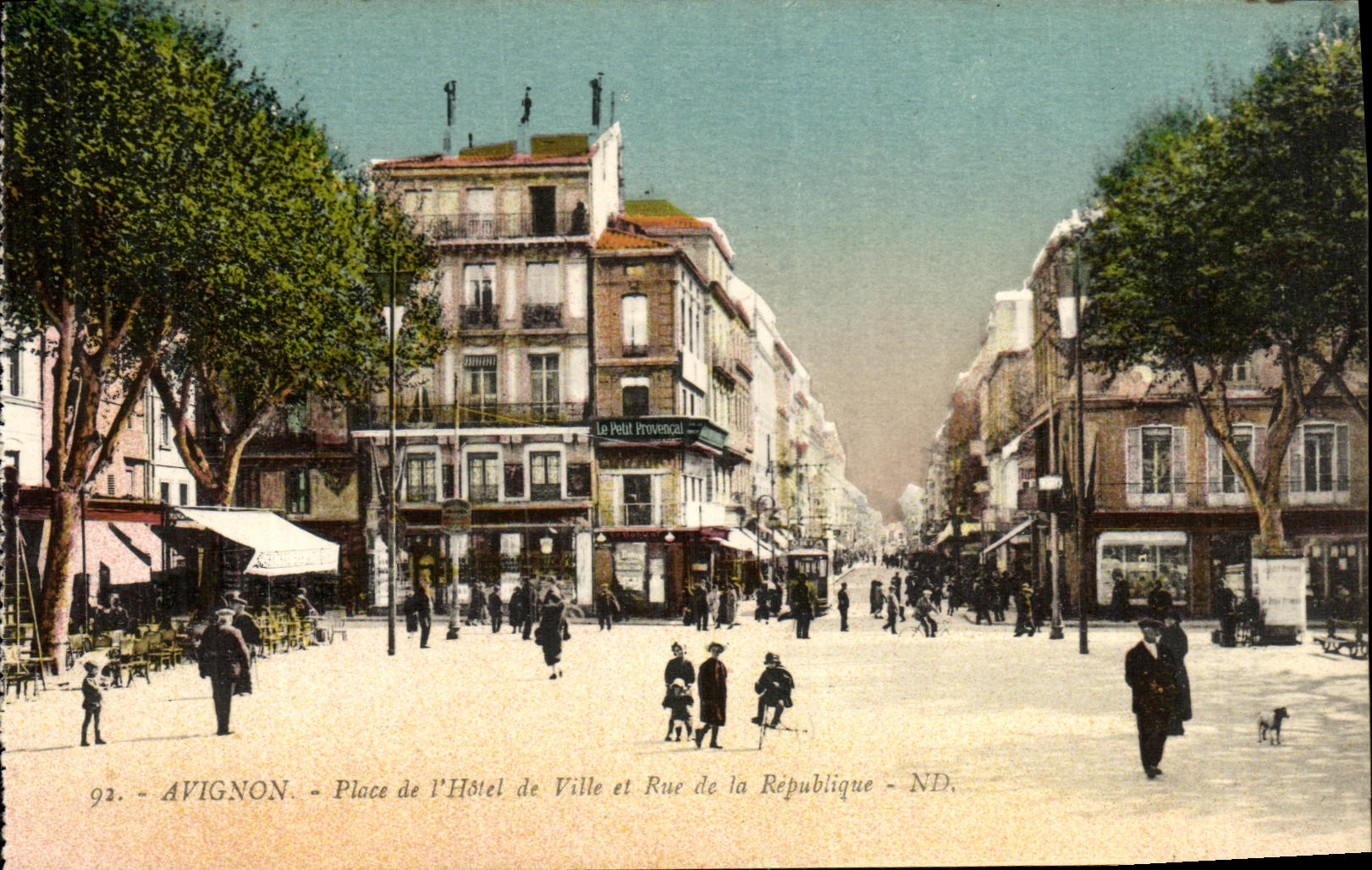 La POSTAL Avignon de la VENDIMIA pone L ayuntamiento y ruda de la república