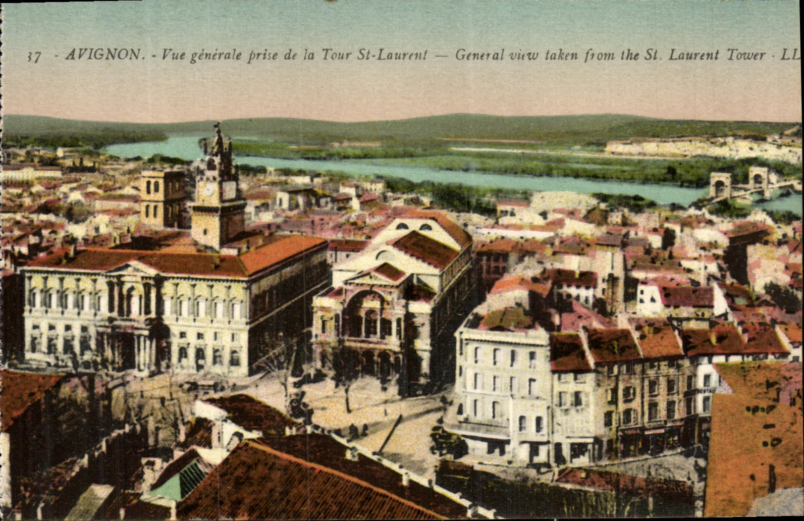 Opinion de Avignon de la POSTAL de la VENDIMIA tomada de la torre de St Laurent