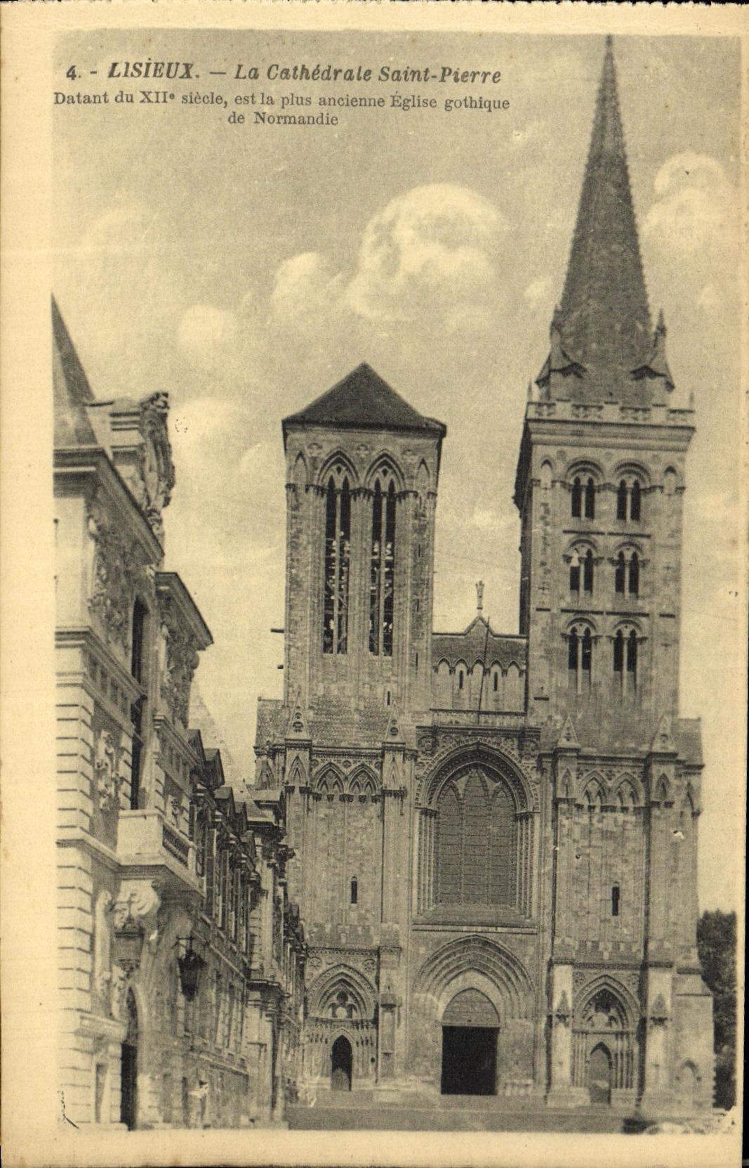 CPA Lisieux La Cathedrale Sainte Pierre