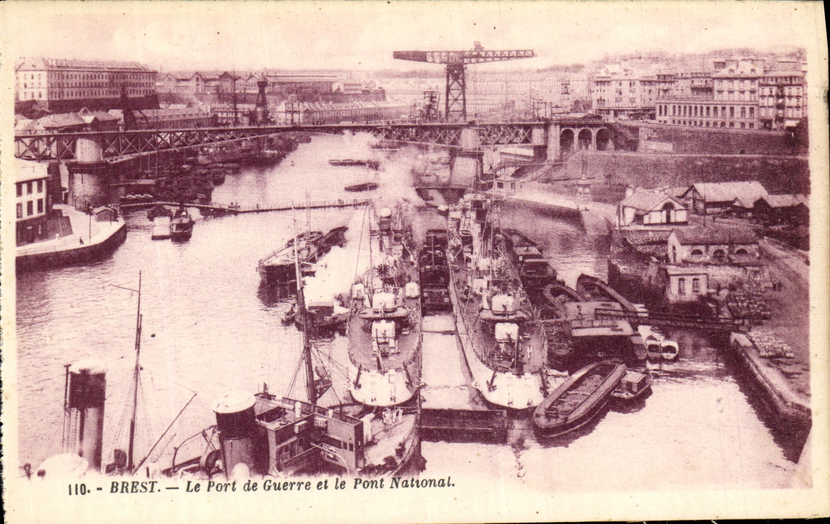CPA Brest Le Port de Guerre et le Pont National Bateaux