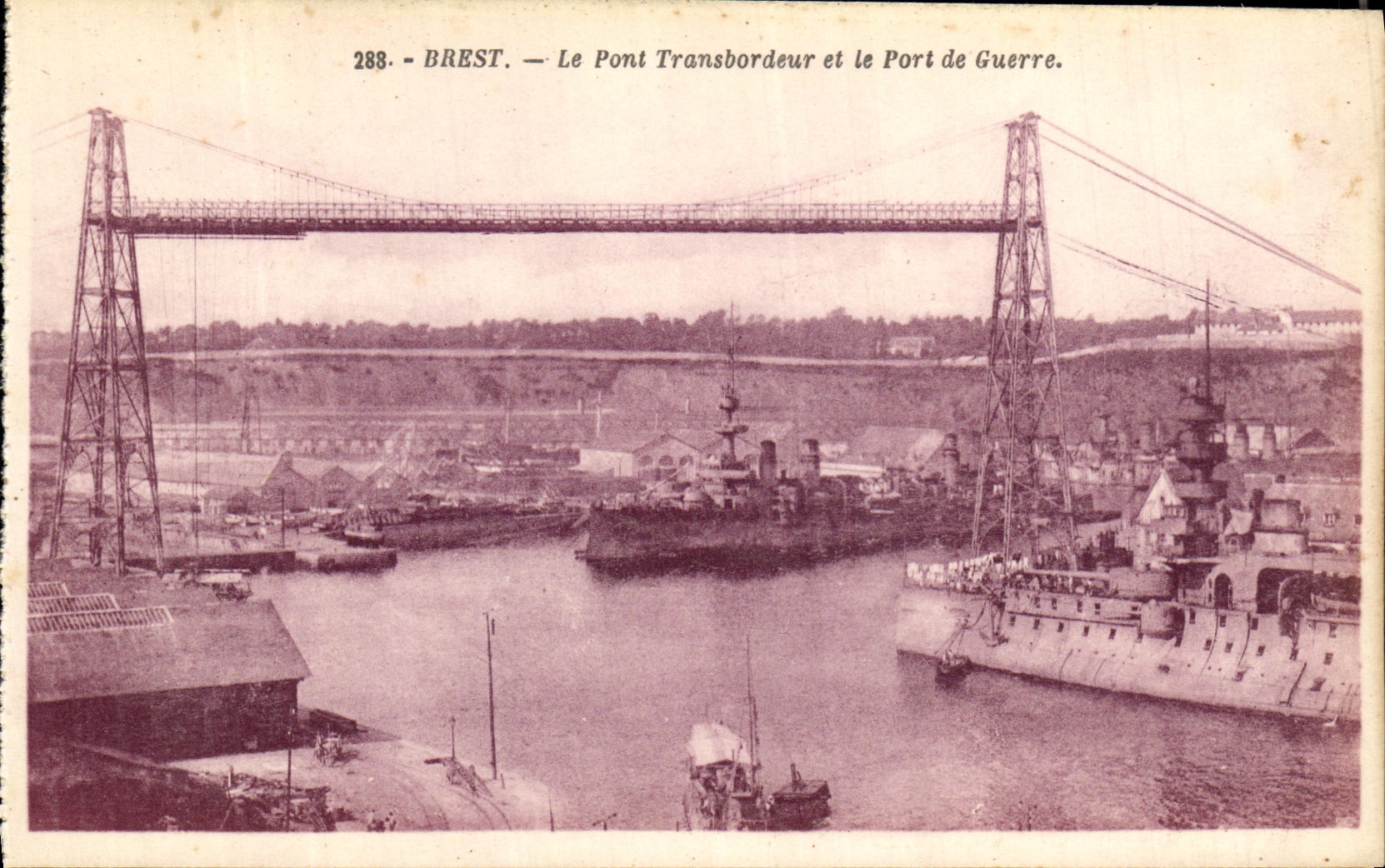 CPA Brest Le Pont Transbordeur et le Port de Guerre Bateaux