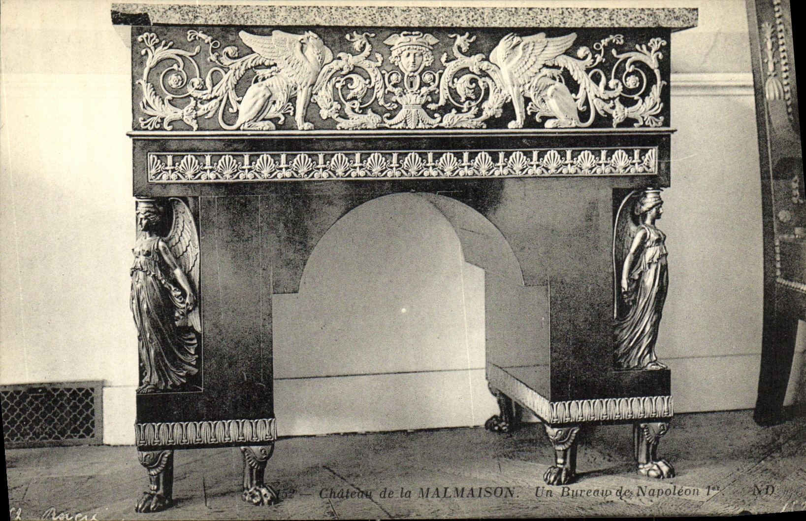 CPA La Malmaison Chateau de la Le bureau de Napoleon er
