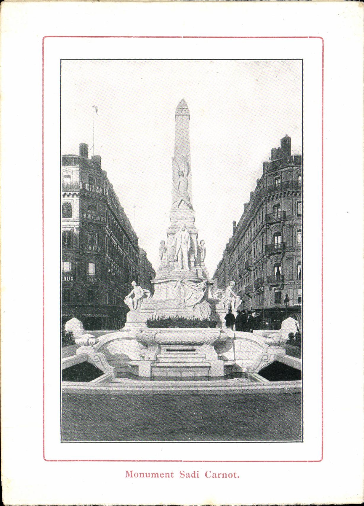 VINTAGE POSTCARD Lyon Monument Sadi Carnot