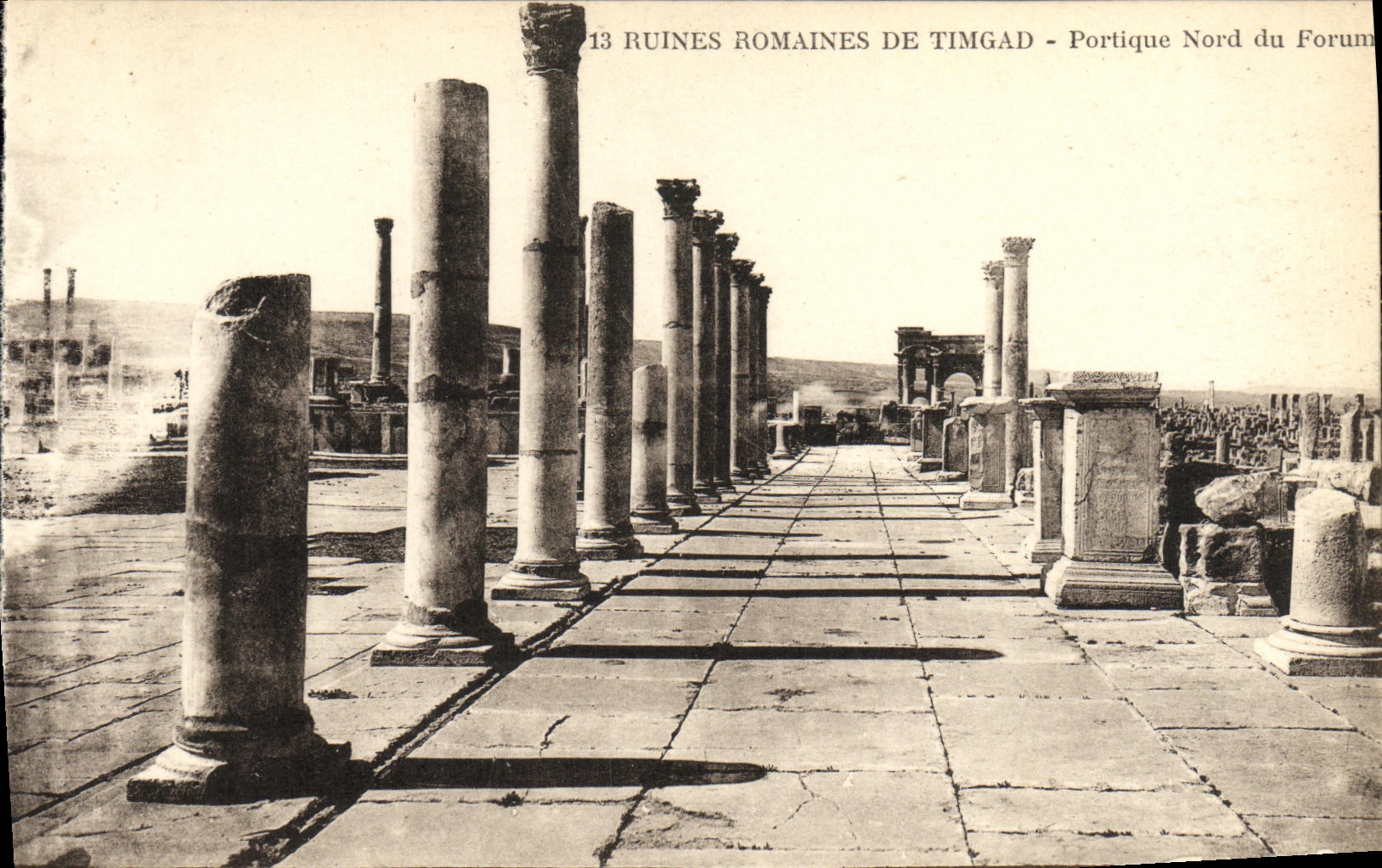 CPA Ruines Romaines De Timga Portique Nord du Forum