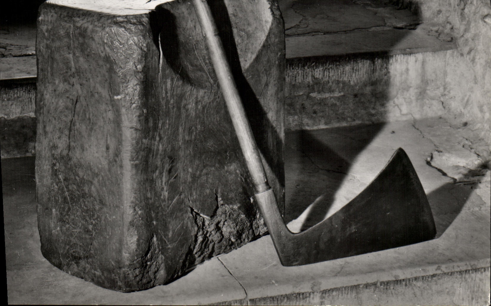 VINTAGE POSTCARD Tower off London The Block and Axis