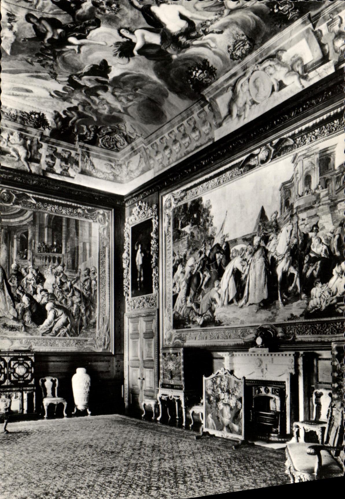 CPM The Queen s Audience Chamber Windsor castle