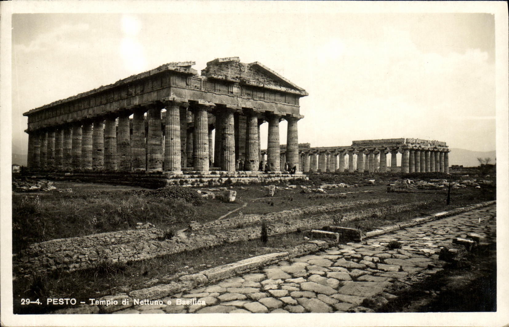 Basilica de Pesto Tempio di Nettune E de la POSTAL de la VENDIMIA