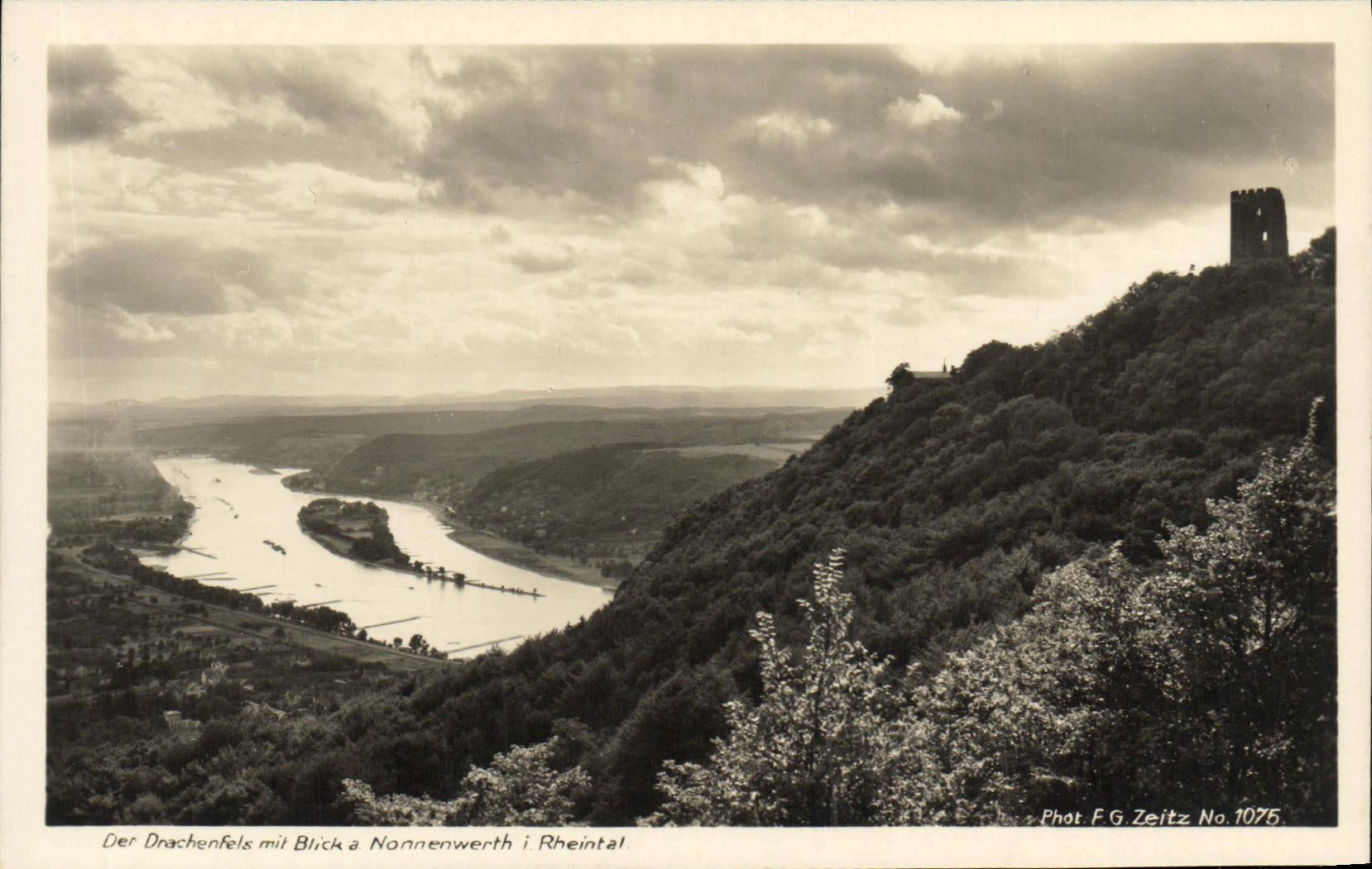 VINTAGE POSTCARD Der Dracbuafeis Blick Nonnenwerth