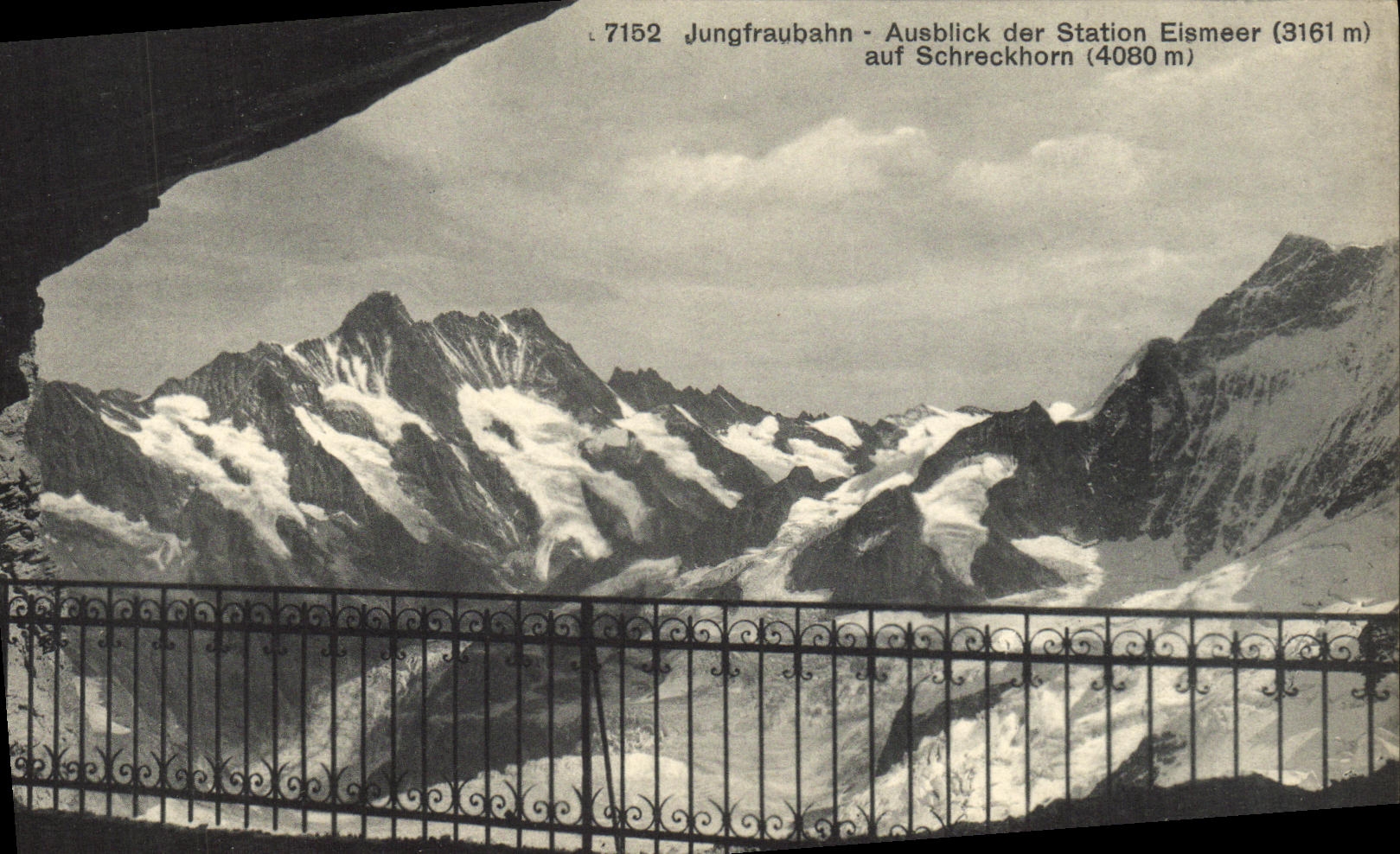 CPA Jungfraubahn Ausblick der Station Eismeer auf Schreckhorn