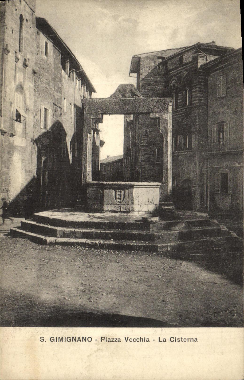 Cisterna de Vecchia de la plaza de Gimignano de la POSTAL de la VENDIMIA