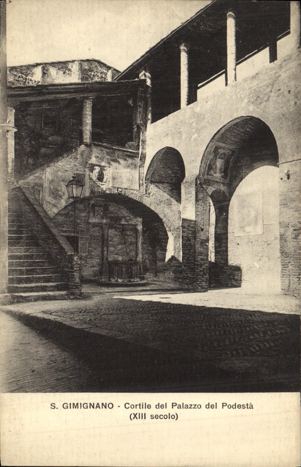 Del Podesta de Gimignano Cortille del Palazzo de la POSTAL de la VENDIMIA