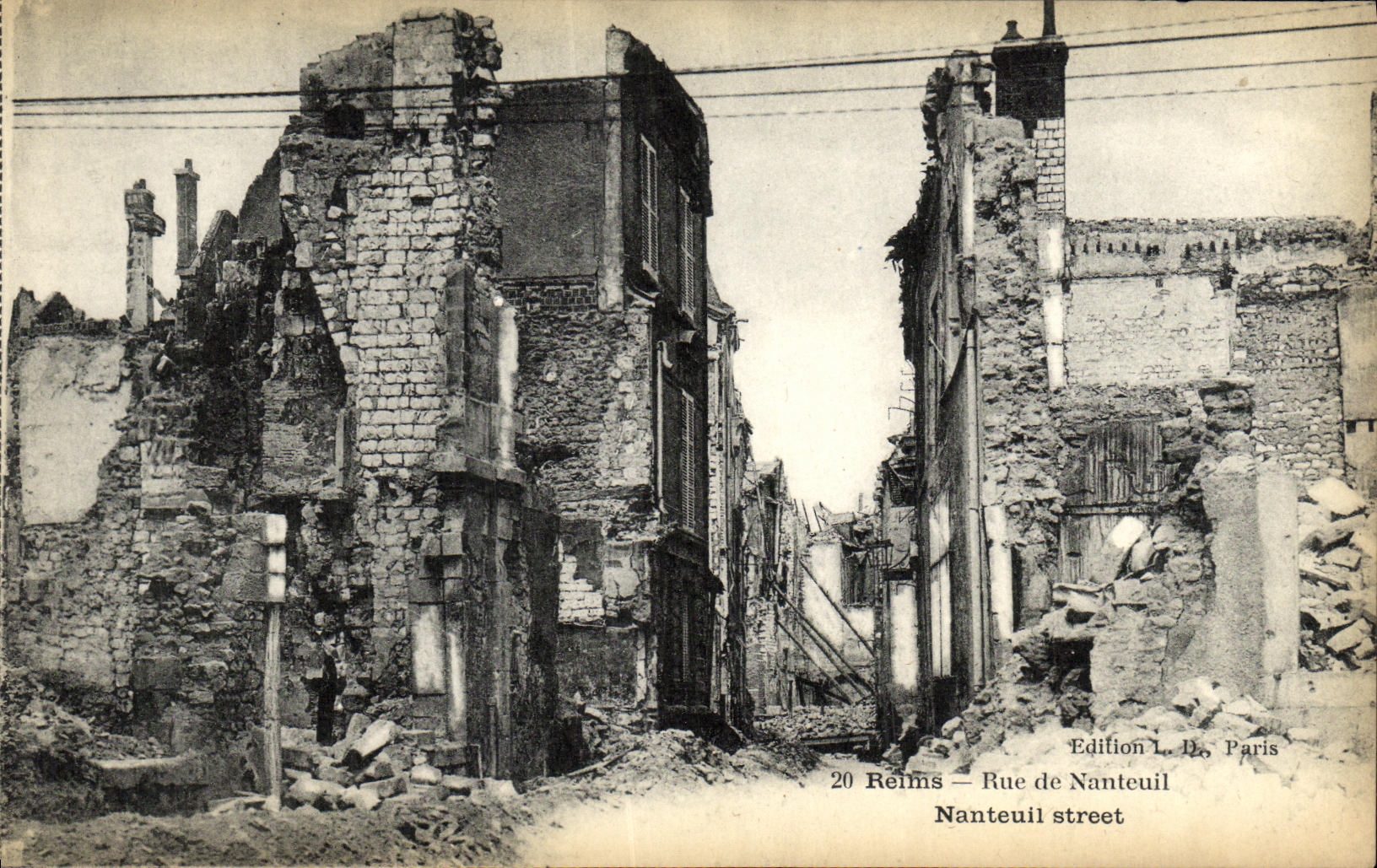 VINTAGE POSTCARD Rheims Street De Nanteuil Militaria