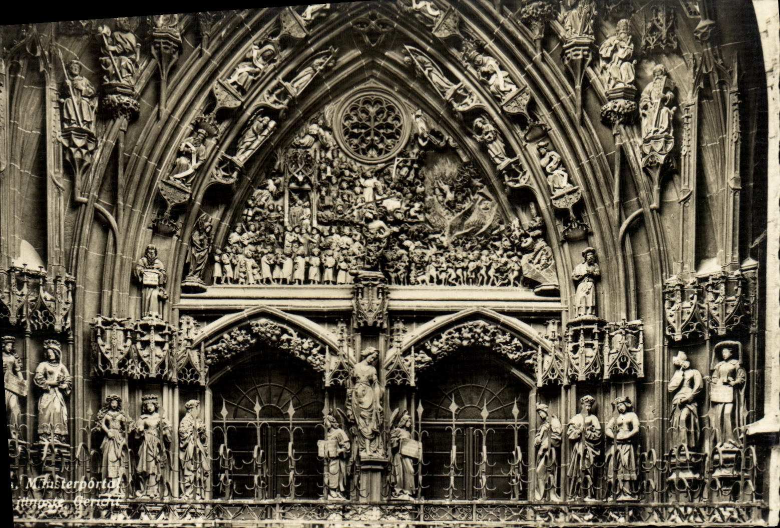 CPM Berne le portail de la cathedrale