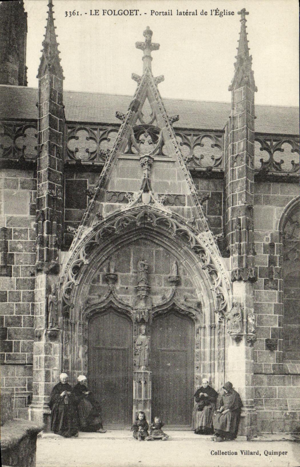 CPA Le Folgoet Portail lateral de l eglise Mendiantes