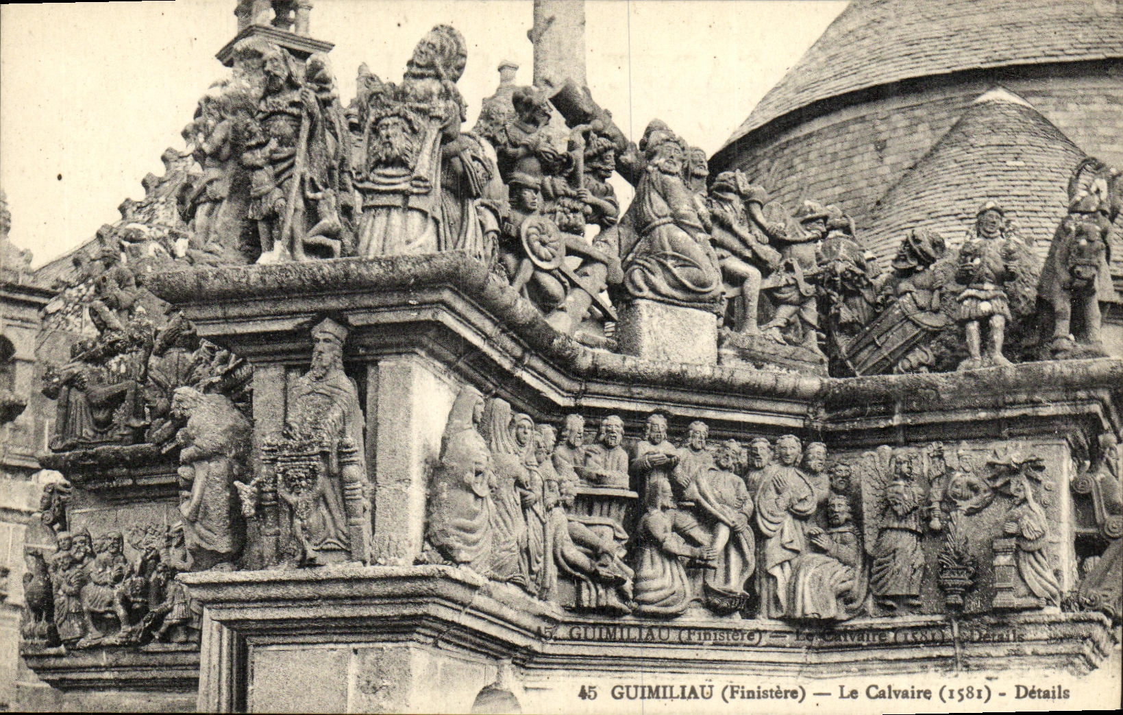 CPA Guimiliau Finistere Le Calvaire Details